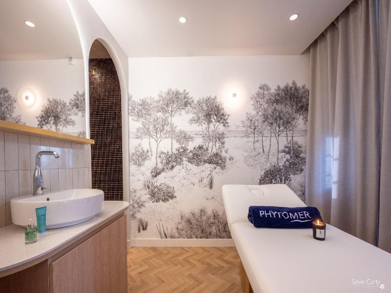 Hotel Le Champlain image