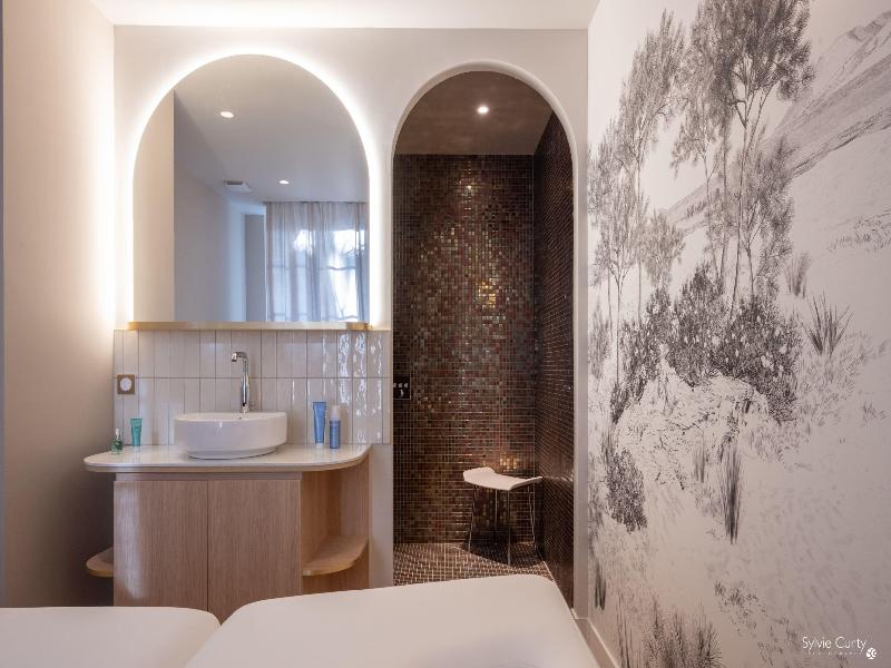 Hotel Le Champlain image