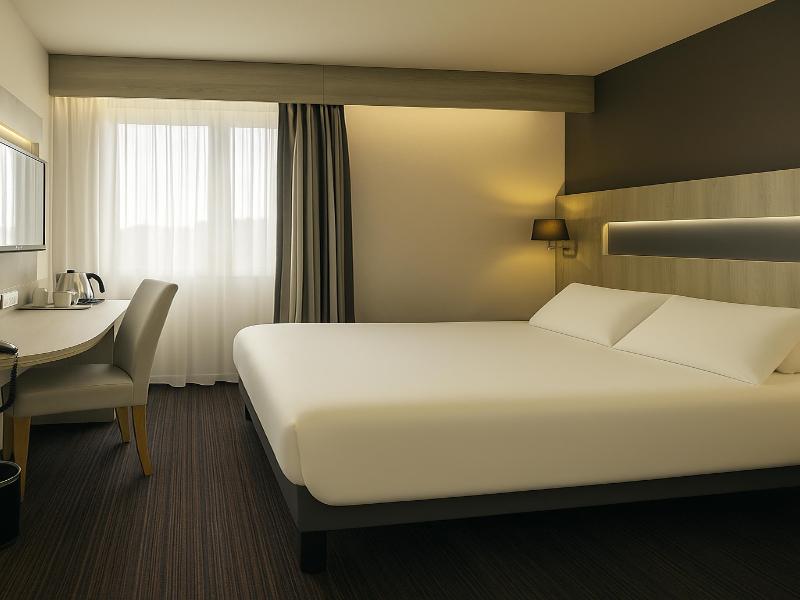 Best Western Marseille Aeroport image