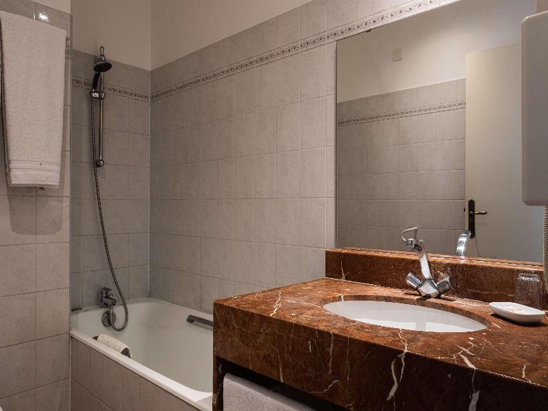 Best Western L'Orangerie image
