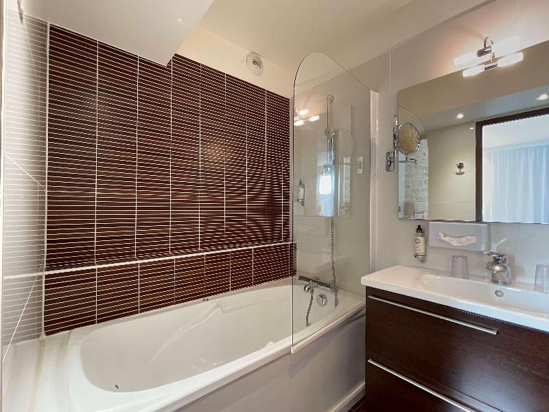 Best Western Plus Hotel Kregenn image