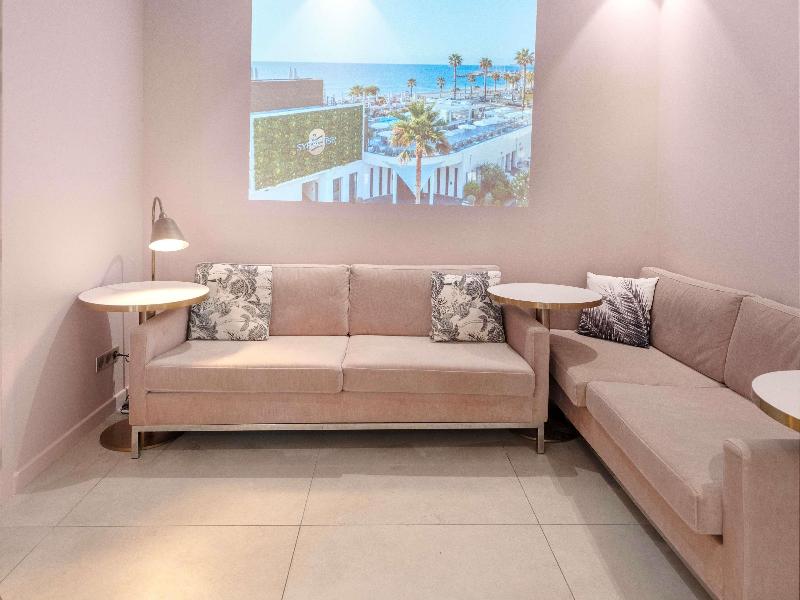 Mercure Villeneuve-Loubet Plage Hotel image