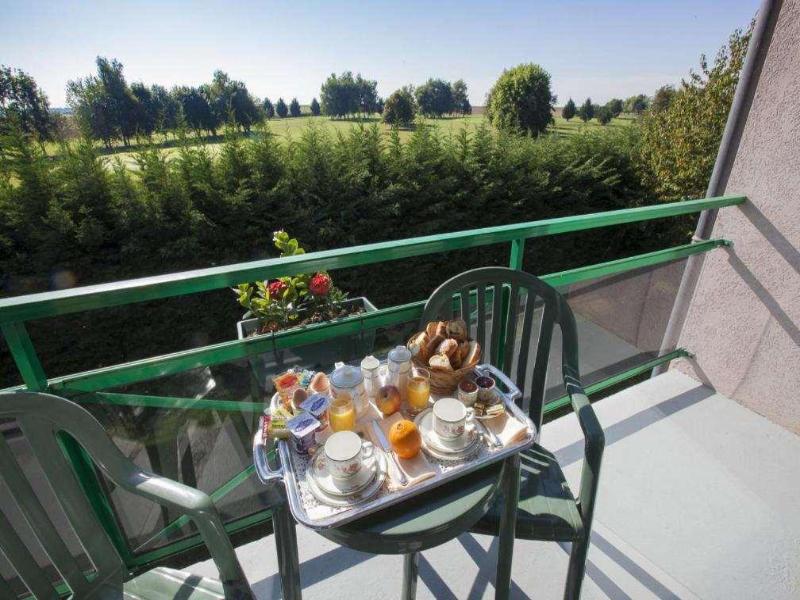 Golf Hotel Colvert image