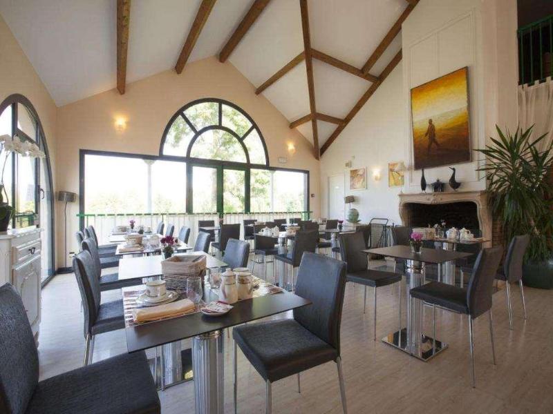 Golf Hotel Colvert image