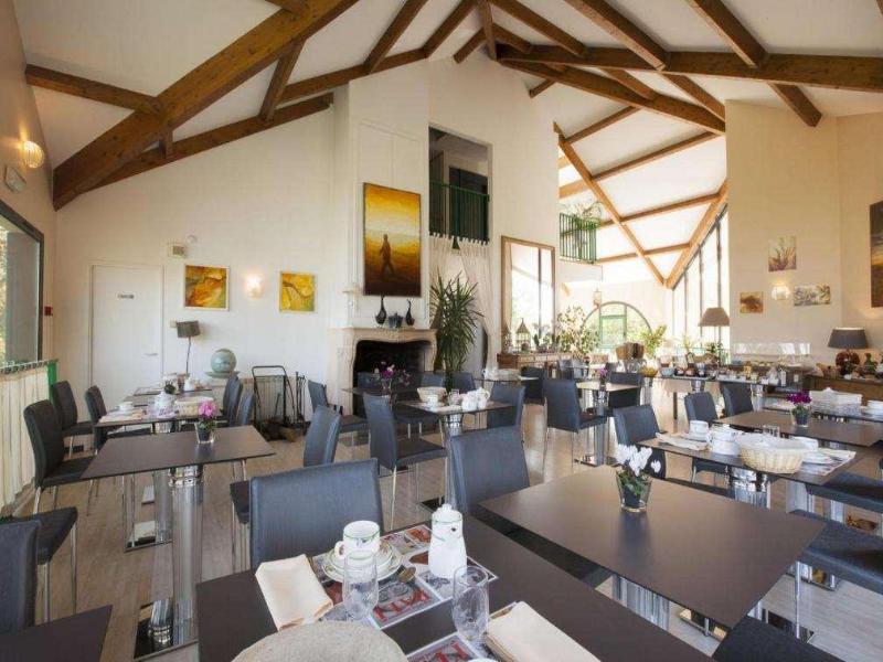 Golf Hotel Colvert image
