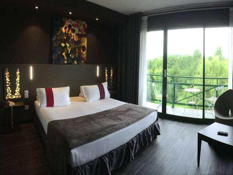 Golf Hotel Colvert image