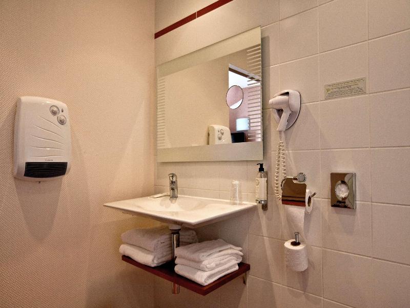 Best Western Le Duguesclin image