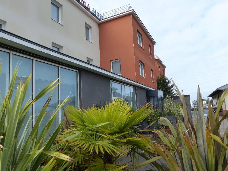 Le Mauritia Hotel & Spa image