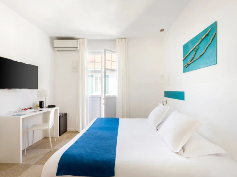 room detail thumbnail 1