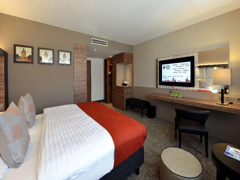 Best Western Plus Delta Park Hotel image