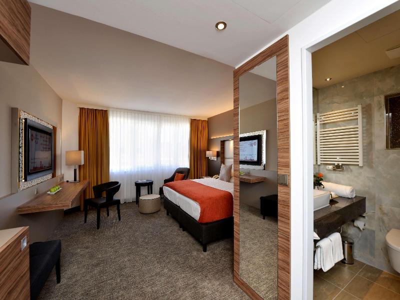 Best Western Plus Delta Park Hotel image