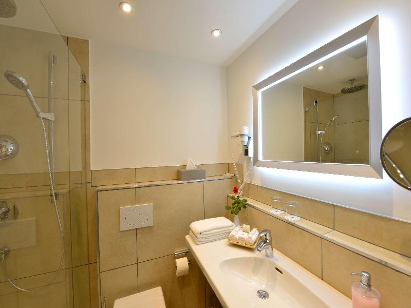 Best Western Plus Delta Park Hotel image