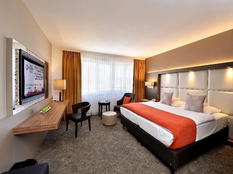 Best Western Plus Delta Park Hotel image