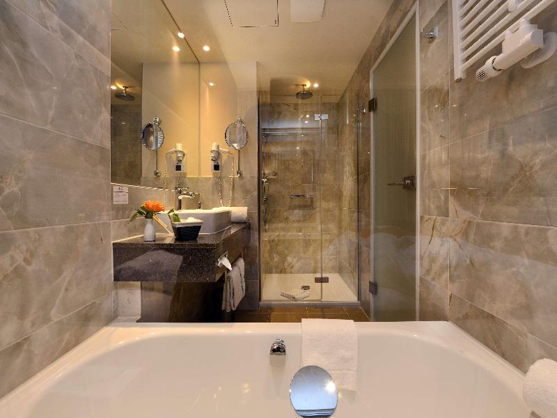 Best Western Plus Delta Park Hotel image
