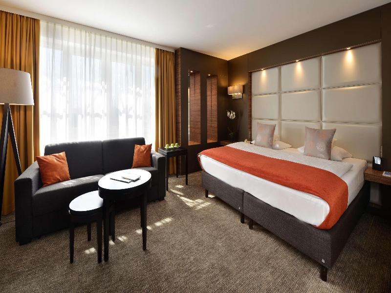Best Western Plus Delta Park Hotel image