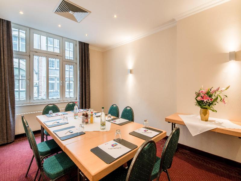 Best Western Plus Hotel Excelsior image