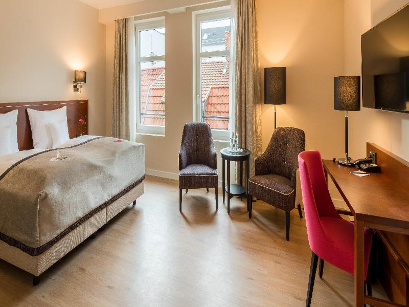 Best Western Plus Hotel Excelsior image