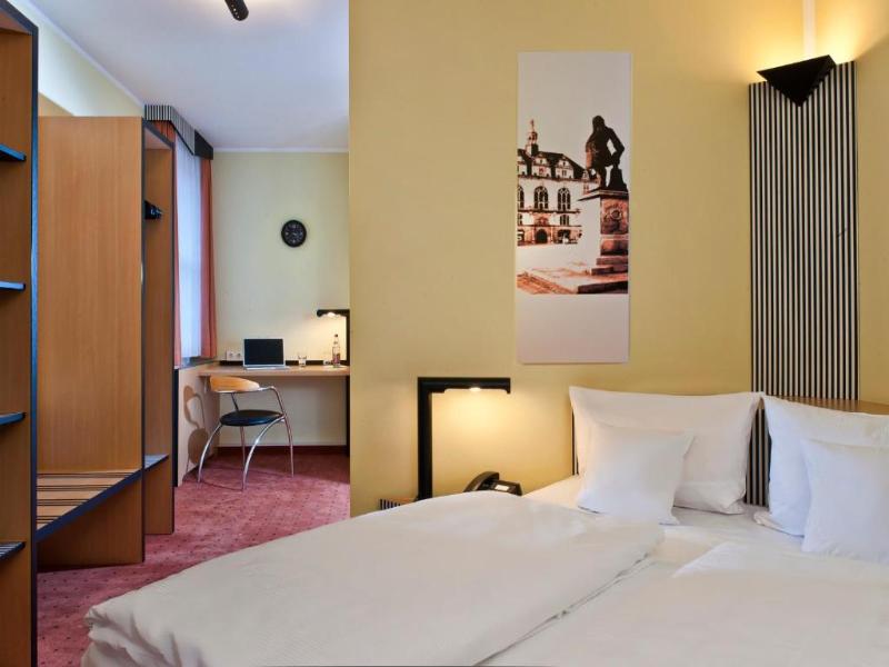 Tryp by Wyndham Halle image