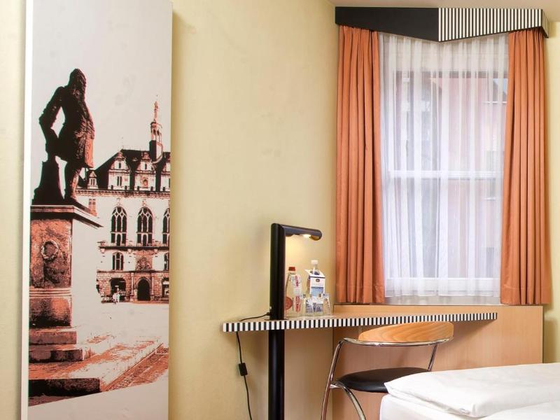 Tryp by Wyndham Halle image