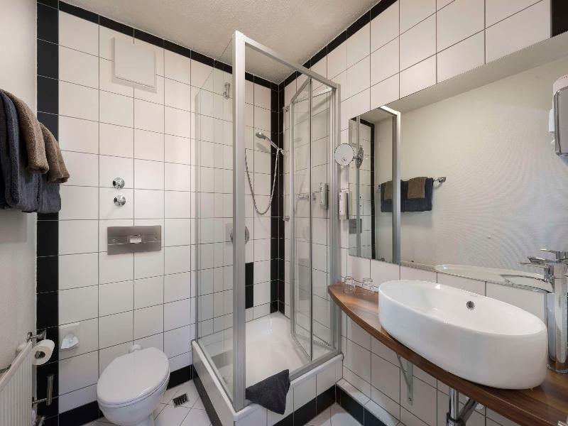 Best Western Hotel Ambassador image