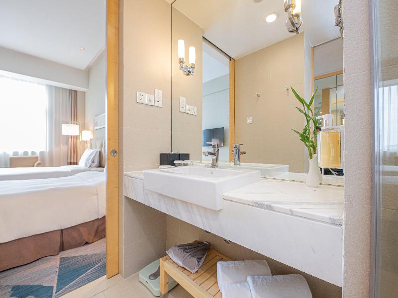 Holiday Inn Beijing Deshengmen image