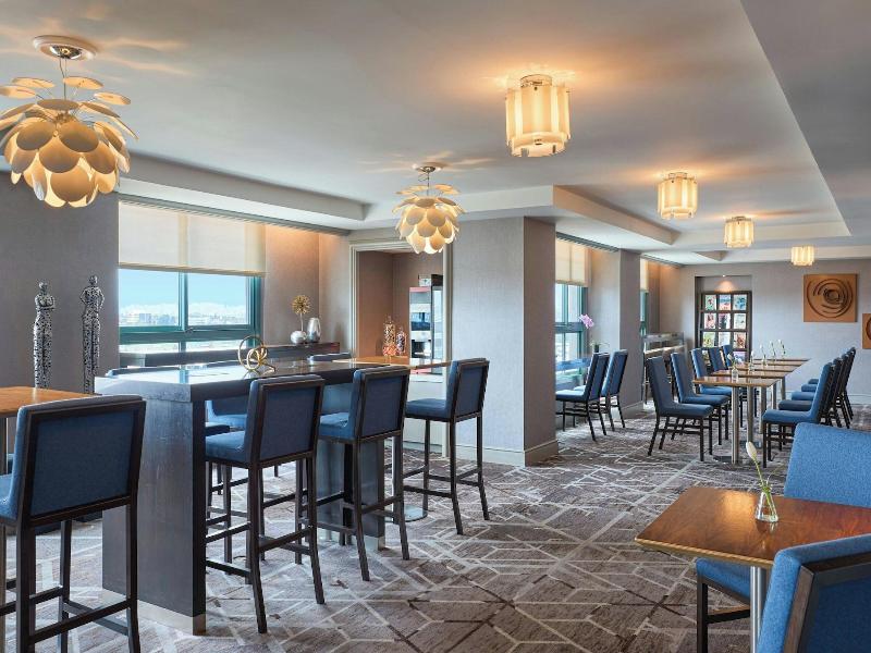 Renaissance Los Angeles Airport Hotel image