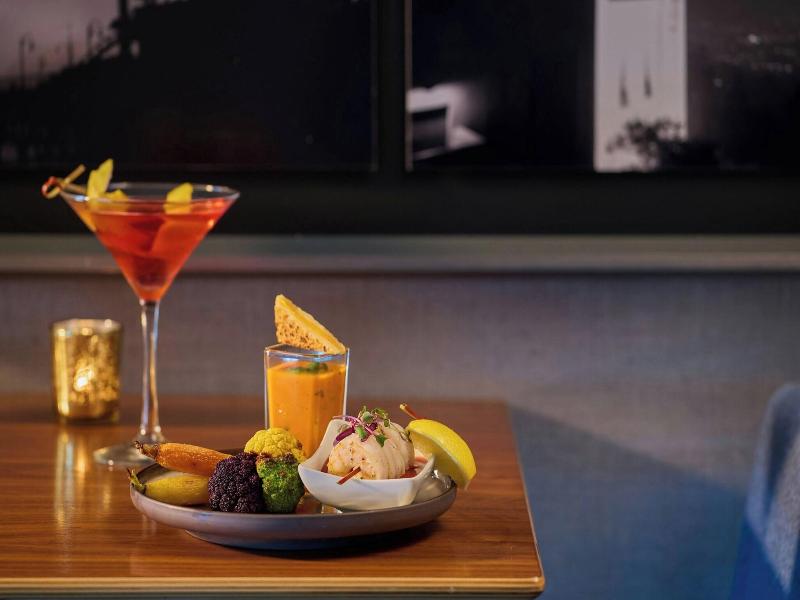 Renaissance Los Angeles Airport Hotel image