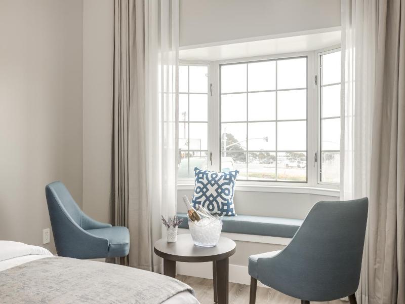 Harbor View Inn image