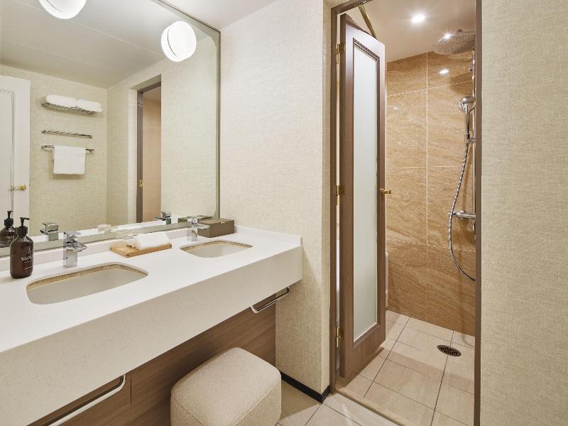 RIHGA Royal Hotel Osaka, Vignette Collect by IHG image