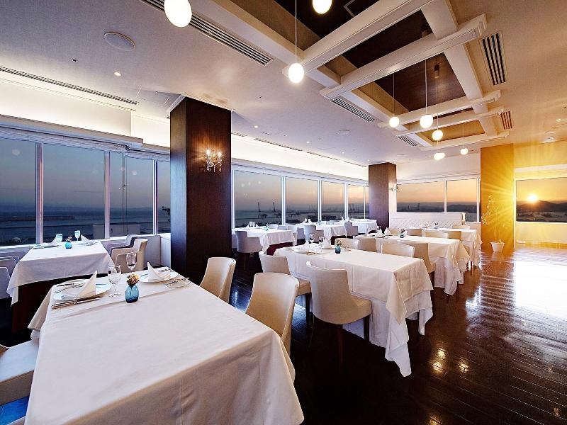 Hotel Plaza Kobe image