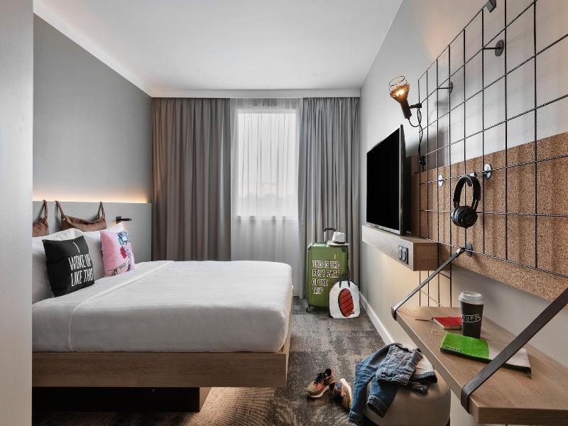 Moxy Amiens image