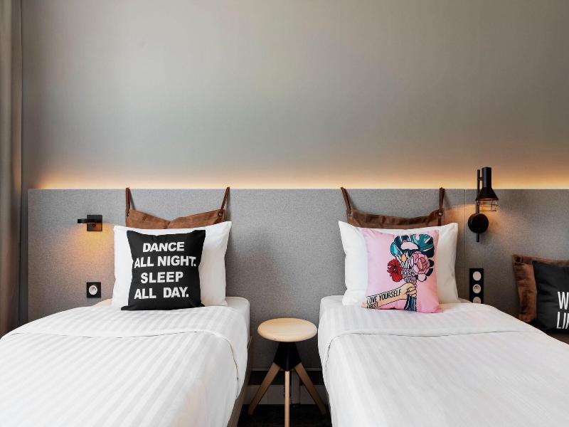 Moxy Amiens image