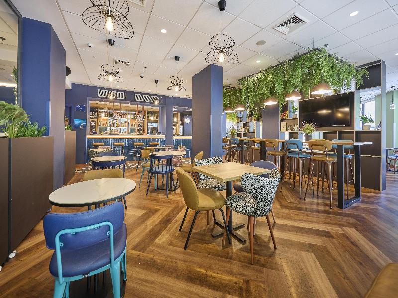 Travelodge Barcelona Poblenou image