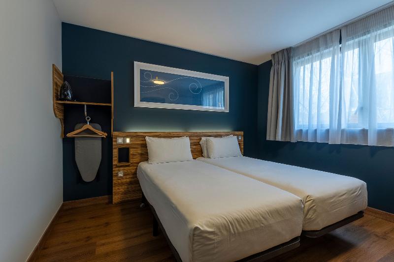 Travelodge Barcelona Poblenou image