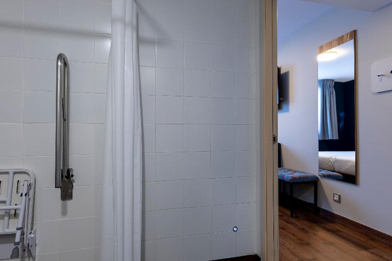 Travelodge Barcelona Poblenou image