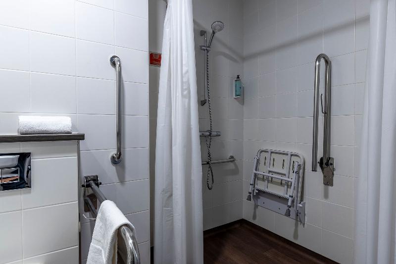 Travelodge Barcelona Poblenou image