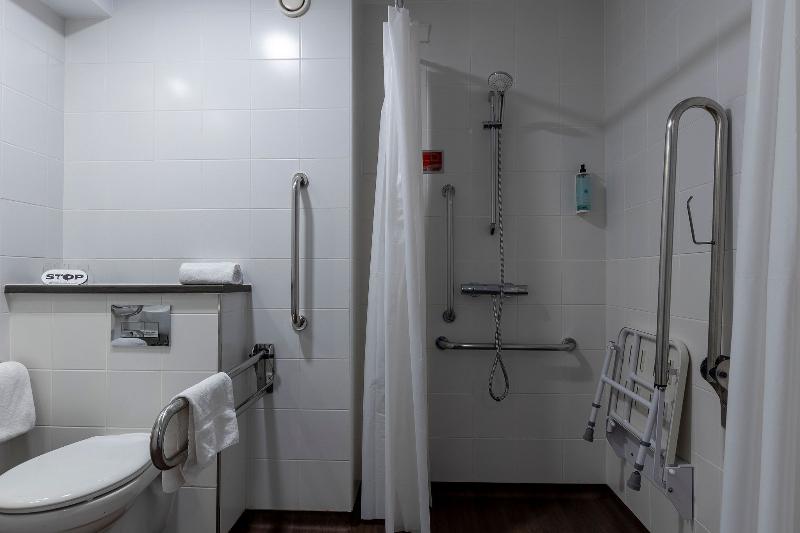 Travelodge Barcelona Poblenou image
