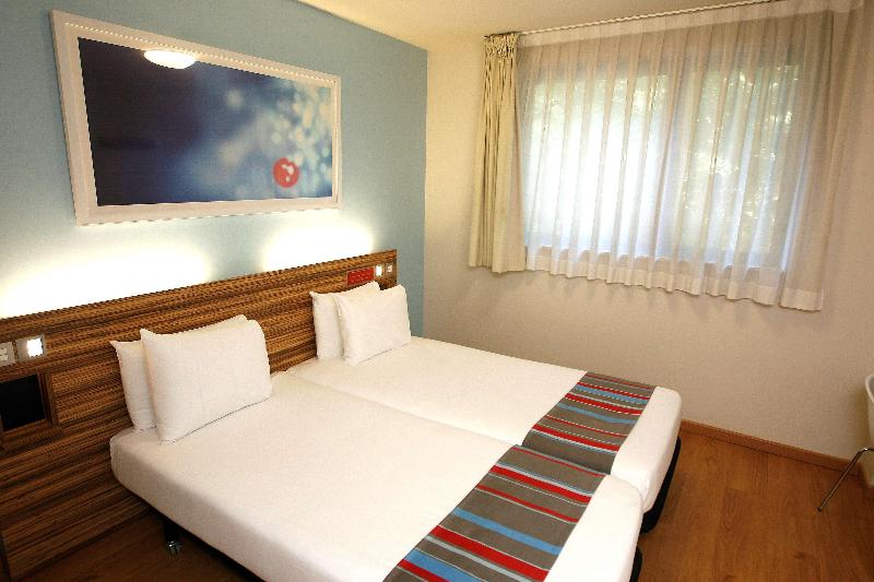 Travelodge Barcelona Poblenou image