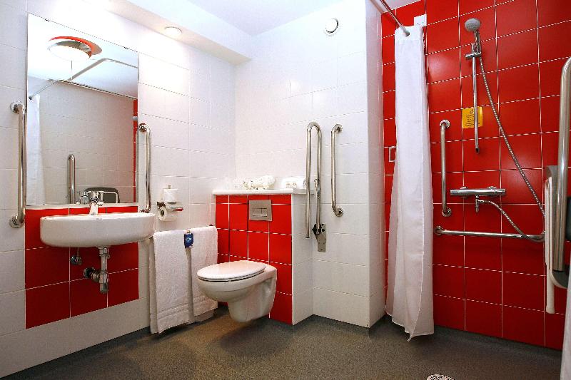 Travelodge Barcelona Poblenou image