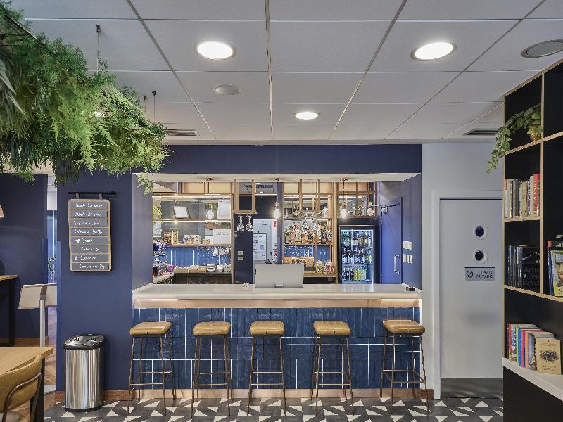 Travelodge Madrid Metropolitano image