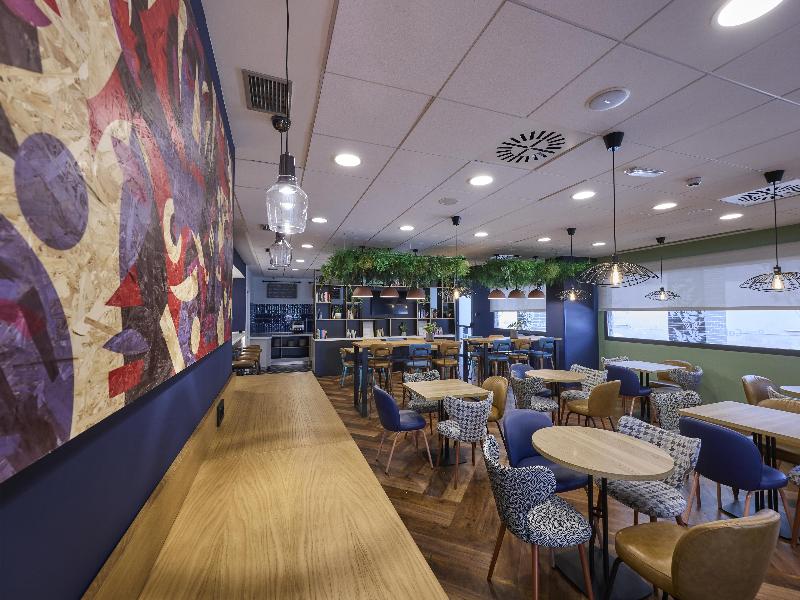 Travelodge Madrid Metropolitano image