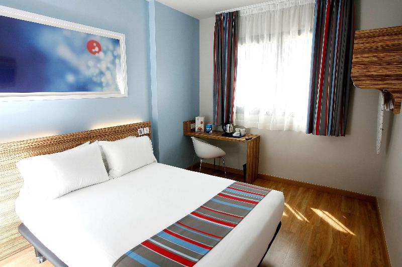 Travelodge Madrid Metropolitano image