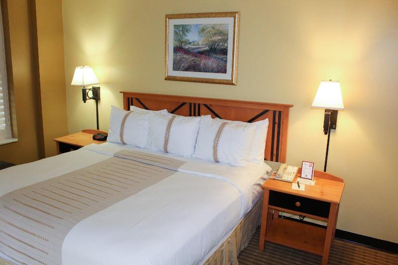 Crockett Hotel image