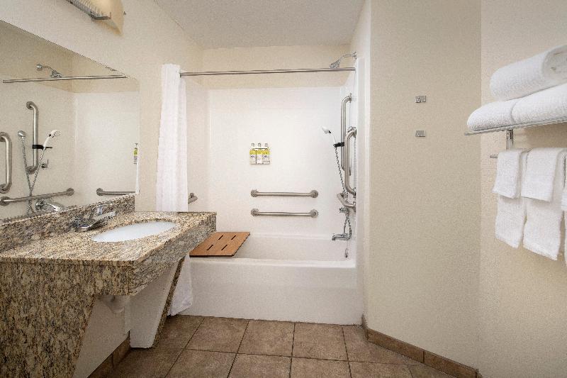 Candlewood Suites Bluffton-Hilton Head image