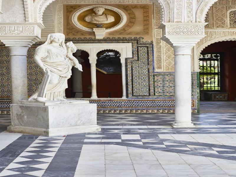 Corral del Rey Hotel image