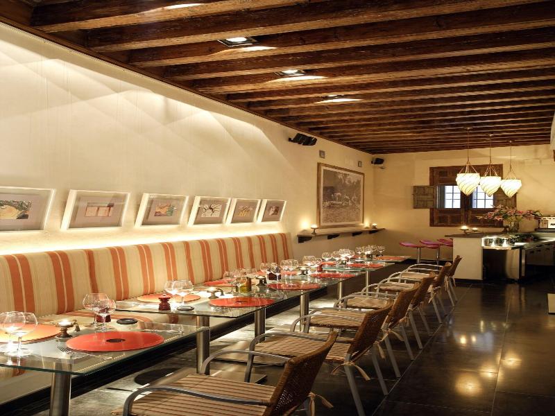 Corral del Rey Hotel image