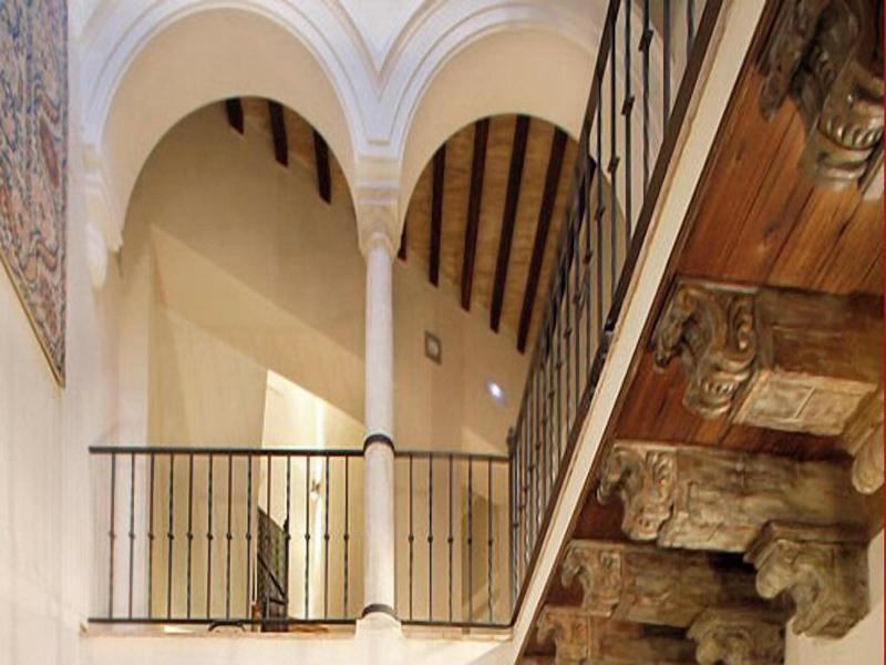 Corral del Rey Hotel image