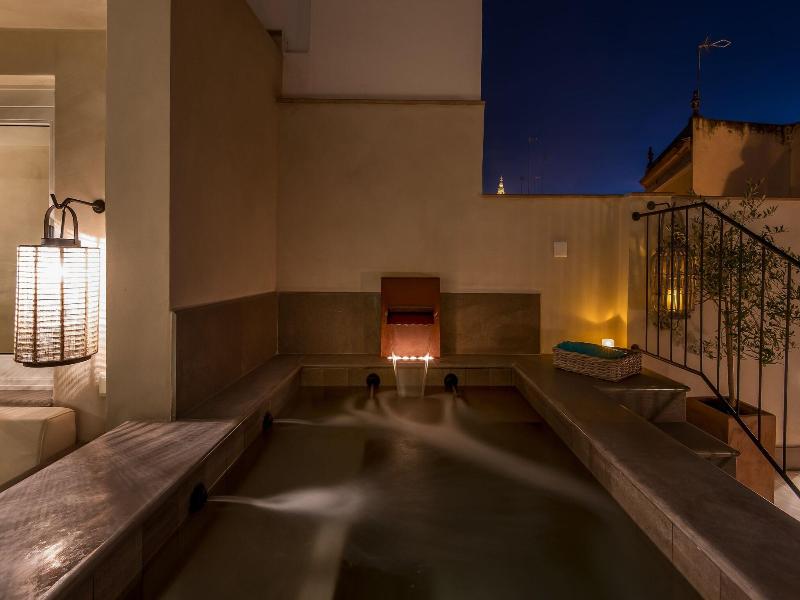 Corral del Rey Hotel image