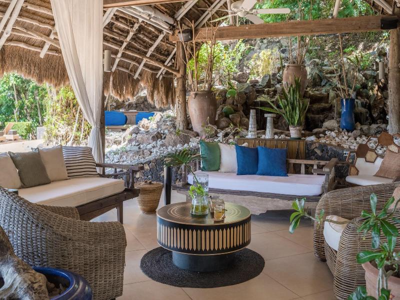 Vivere Azure Hotel image