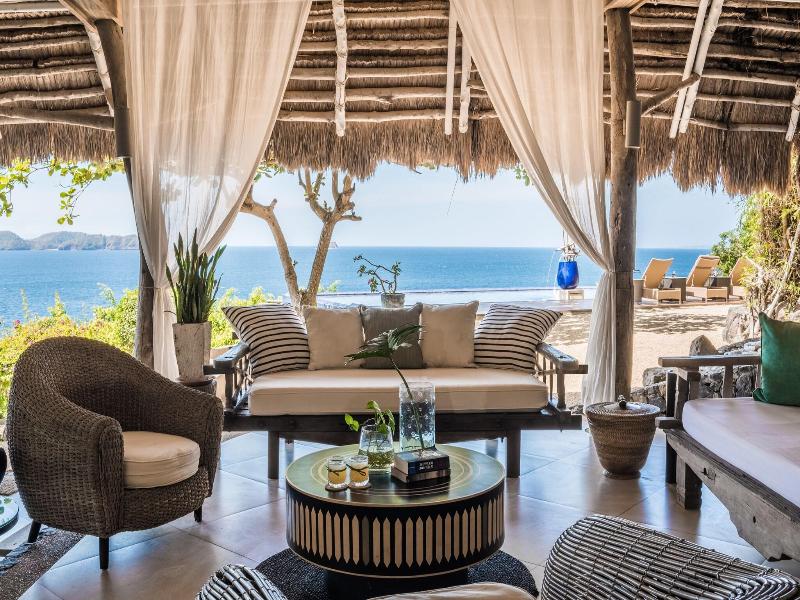 Vivere Azure Hotel image